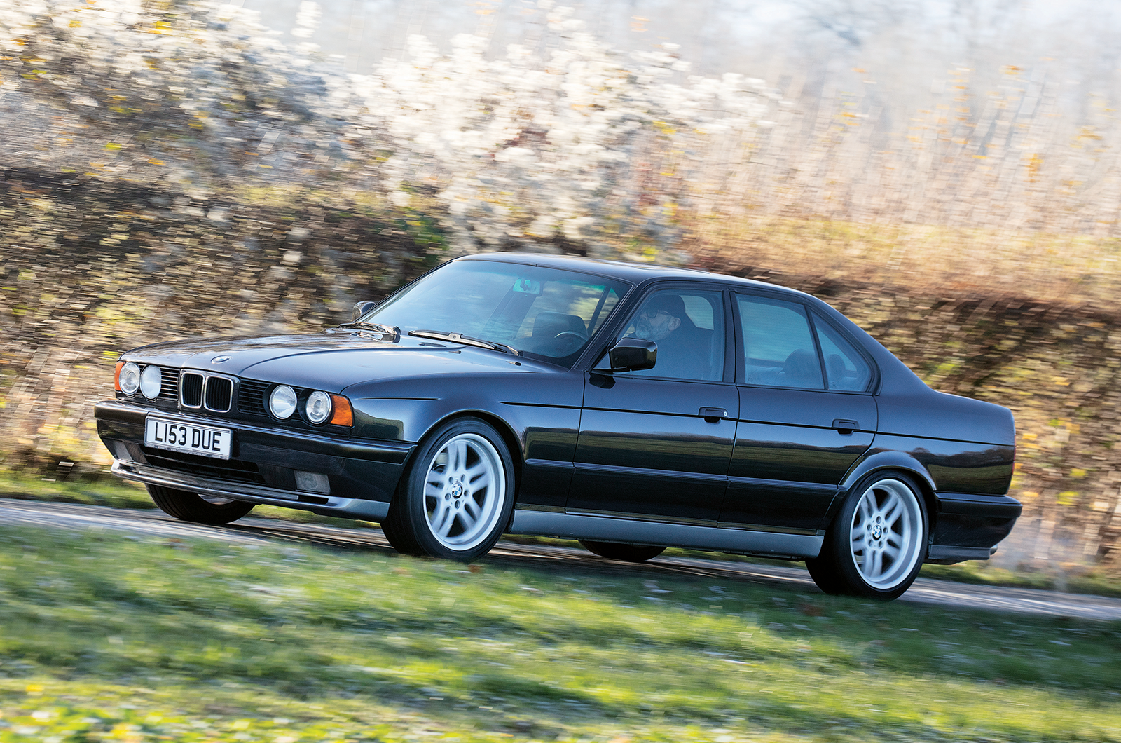 Фото BMW M5 E34